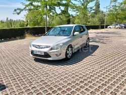 Beige Usado 2010 Hyundai i30 Classic Berlina | 5999 € (Un poco caro)