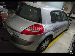 Gris / plata Usado 2006 Renault Mégane II Dynamique Berlina | 3000 € (Precio justo)