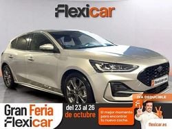 Gris / plata Usado 2023 Ford Focus ST-Line Berlina | 16.470 € (Buen precio)