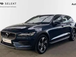 Usado 2022 Volvo V60 CC Core Familiar | 34.900 € (Precio justo)