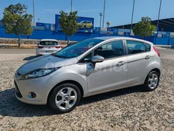 Gris / plata Usado 2011 Ford Fiesta Trend Utilitario | 5500 € (Precio justo)