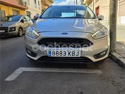 Gris / plata Usado 2017 Ford Focus Trend Berlina | 10.900 € (Buen precio)