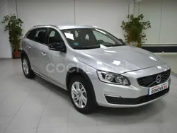 Gris / plata Usado 2018 Volvo V60 CC Familiar | 21.900 € (Precio justo)