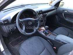 Gris / plata Usado 2002 Mercedes C270 Classic Berlina | 3600 €