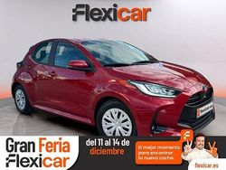 Rojo Usado 2022 Toyota Yaris Hybrid Style Berlina | 20.290 € (Precio justo)