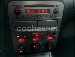 Gris / plata Usado 2005 Alfa Romeo GT Distinctive Coupe | 3500 € (Precio justo)