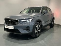 Gris / plata Usado 2023 Volvo XC40 Plus SUV | 37.900 € (Un poco caro)