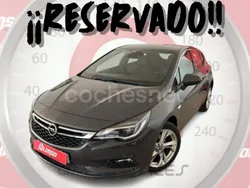 Gris / plata Usado 2016 Opel Astra Selective Berlina | 7999 € (Buen precio)