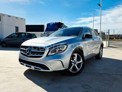 Gris / plata Usado 2019 Mercedes GLA200 SUV | 20.990 € (Super precio)