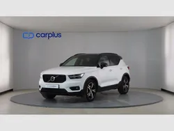 Crystal white (metalizado) Usado 2020 Volvo XC40 R-Design SUV | 29.490 € (Un poco caro)