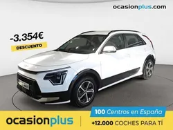 Blanco Usado 2024 Kia Niro SUV | 24.550 € (Precio justo)