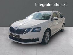 Blanco Usado 2020 Skoda Octavia Ambition Familiar | 15.900 € (Un poco caro)