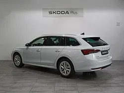 Blanco Usado 2025 Skoda Octavia Familiar | 32.700 € (Buen precio)