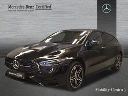Kosmosblack met. Usado 2024 Mercedes CLA250 AMG line Berlina | 42.900 €