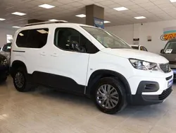 Blanco Usado 2022 Peugeot Rifter Allure Monovolumen | 17.400 € (Precio justo)