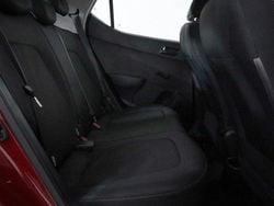 Rojo Usado 2017 Hyundai i10 Utilitario | 7650 € (Precio justo)