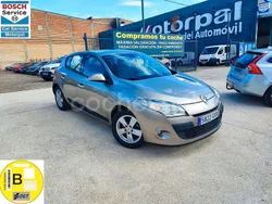 Beige Usado 2010 Renault Mégane III Dynamique Berlina | 6950 € (Precio justo)