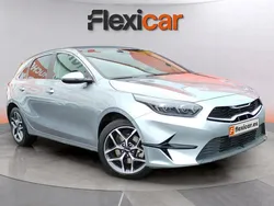 Gris Usado 2022 Kia Ceed Berlina | 15.690 € (Precio justo)