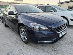 Negro Usado 2014 Volvo V40 Kinetic Familiar | 7699 € (Un poco caro)