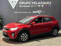 Rojo Usado 2023 Kia Stonic SUV | 16.490 € (Un poco caro)