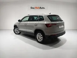 Gris Usado 2023 Skoda Karoq Ambition SUV | 23.300 € (Precio justo)