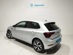 Gris plata Usado 2024 VW Polo R-line Berlina | 22.850 € (Caro)