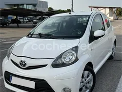 Blanco Usado 2012 Toyota Aygo Live Utilitario | 4999 € (Precio justo)