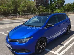 Azul Usado 2018 Toyota Auris Hybrid Business Edition Berlina | 18.000 € (Un poco caro)