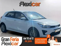 Blanco Usado 2022 Kia Rio Berlina | 13.290 € (Precio justo)