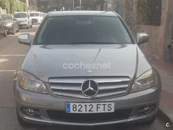 Gris / plata Usado 2007 Mercedes C200 Elegance Berlina | 7900 € (Buen precio)