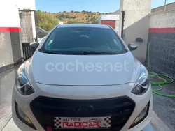 Blanco Usado 2015 Hyundai i30 Berlina | 8499 € (Un poco caro)