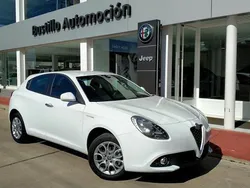 Blanquecino Usado 2019 Alfa Romeo Giulietta Super Utilitario | 16.900 € (Precio justo)