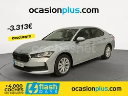 Gris / plata Nuevo 2025 Skoda Superb Essence Berlina | 36.450 € (Super precio)