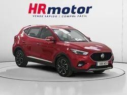 Rojo Usado 2024 MG ZS Luxury Berlina | 17.940 € (Un poco caro)
