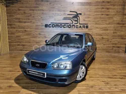 Gris / plata Usado 2001 Hyundai Elantra Berlina | 3390 €