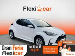 Blanco Usado 2021 Toyota Yaris Hybrid Business Edition Berlina | 16.790 € (Precio justo)