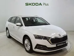 Blanco Usado 2024 Skoda Octavia Ambition Familiar | 25.300 € (Precio justo)
