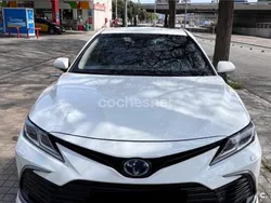 Blanco Usado 2023 Toyota Camry Luxury Berlina | 36.900 €