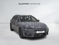 Gris / plata Usado 2025 Cupra Leon Familiar | 33.018 € (Caro)
