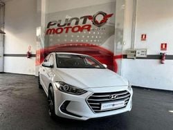 Blanco Usado 2016 Hyundai Elantra Berlina | 12.990 €