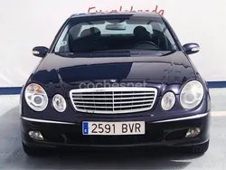 Azul Usado 2002 Mercedes E320 Elegance Berlina | 6500 €