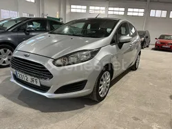 Gris / plata Usado 2015 Ford Fiesta Trend Utilitario | 5499 € (Buen precio)