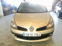 Beige Usado 2007 Renault Clio II Authentique Berlina | 2990 € (Buen precio)