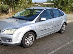 Gris / plata Usado 2006 Ford Focus Ambiente Berlina | 2500 € (Buen precio)