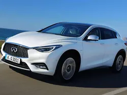 Negro Usado 2018 Infiniti Q30 Premium Utilitario | 20.990 € (Precio justo)