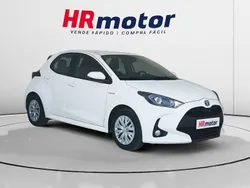 Blanco Usado 2021 Toyota Yaris Hybrid Business Edition Berlina | 18.190 € (Precio justo)