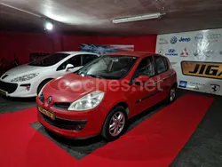 Rojo Usado 2008 Renault Clio II Business Berlina | 3990 € (Precio justo)