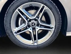 Gris Usado 2024 Mercedes A200 Berlina | 34.900 € (Precio justo)