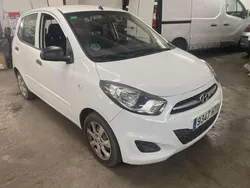 Blanco Usado 2013 Hyundai i10 Comfort Utilitario | 6750 € (Precio justo)