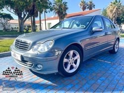 Azul Usado 2005 Mercedes C220 Avantgarde Berlina | 7500 € (Un poco caro)